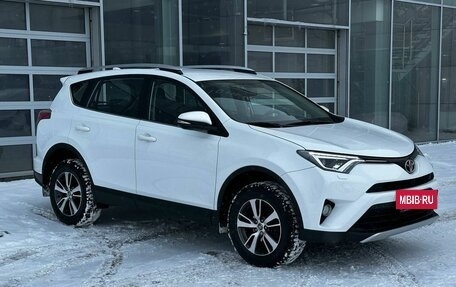 Toyota RAV4, 2018 год, 3 250 000 рублей, 3 фотография