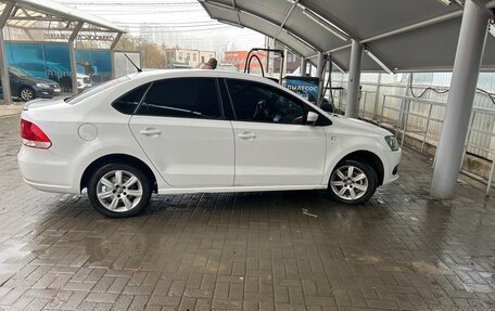 Volkswagen Polo VI (EU Market), 2013 год, 800 000 рублей, 2 фотография