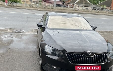 Skoda Superb III рестайлинг, 2017 год, 2 150 000 рублей, 3 фотография