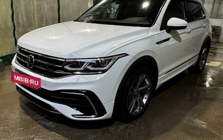 Volkswagen Tiguan II, 2021 год, 4 650 000 рублей, 2 фотография