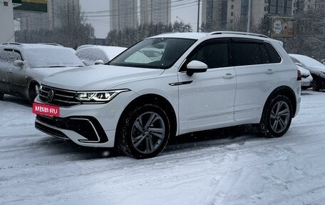 Volkswagen Tiguan II, 2021 год, 4 650 000 рублей, 19 фотография