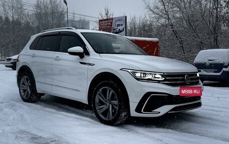 Volkswagen Tiguan II, 2021 год, 4 650 000 рублей, 21 фотография