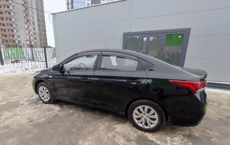 Hyundai Solaris II рестайлинг, 2018 год, 1 700 000 рублей, 11 фотография