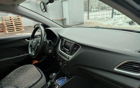 Hyundai Solaris II рестайлинг, 2018 год, 1 700 000 рублей, 19 фотография