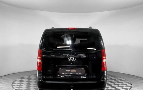 Hyundai H-1 II рестайлинг, 2010 год, 1 150 000 рублей, 6 фотография