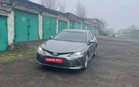 Toyota Camry, 2021 год, 3 900 000 рублей, 5 фотография