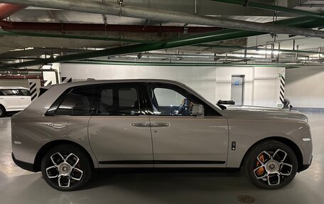 Rolls-Royce Cullinan, 2024 год, 76 500 000 рублей, 5 фотография