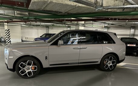 Rolls-Royce Cullinan, 2024 год, 76 500 000 рублей, 2 фотография