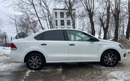 Volkswagen Polo VI (EU Market), 2015 год, 935 000 рублей, 2 фотография