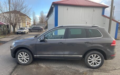 Volkswagen Touareg III, 2011 год, 1 970 000 рублей, 3 фотография