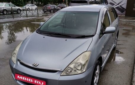 Toyota Wish II, 2003 год, 600 000 рублей, 1 фотография