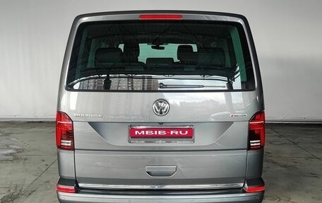 Volkswagen Multivan T6 рестайлинг, 2021 год, 7 445 000 рублей, 5 фотография