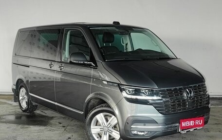 Volkswagen Multivan T6 рестайлинг, 2021 год, 7 445 000 рублей, 3 фотография