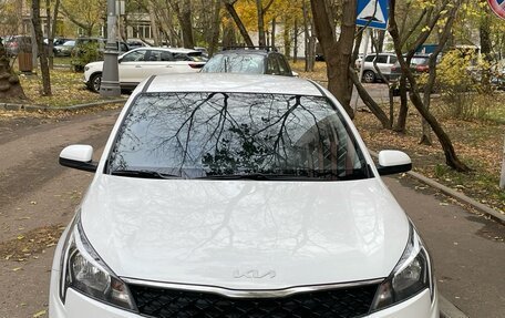 KIA Rio IV, 2021 год, 2 000 000 рублей, 4 фотография