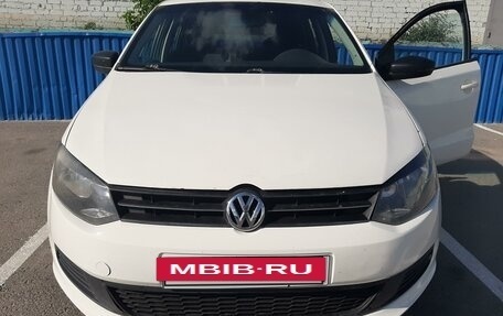 Volkswagen Polo VI (EU Market), 2012 год, 585 000 рублей, 21 фотография