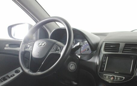 Hyundai Solaris II рестайлинг, 2012 год, 780 000 рублей, 9 фотография