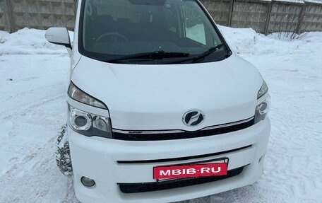 Toyota Voxy II, 2012 год, 1 700 000 рублей, 4 фотография