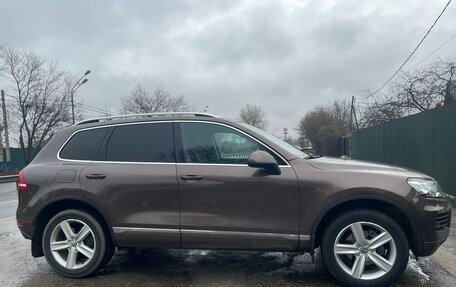 Volkswagen Touareg III, 2010 год, 2 300 000 рублей, 2 фотография