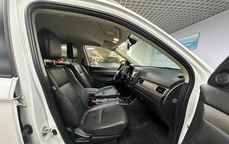 Mitsubishi Outlander III рестайлинг 3, 2014 год, 1 503 000 рублей, 10 фотография