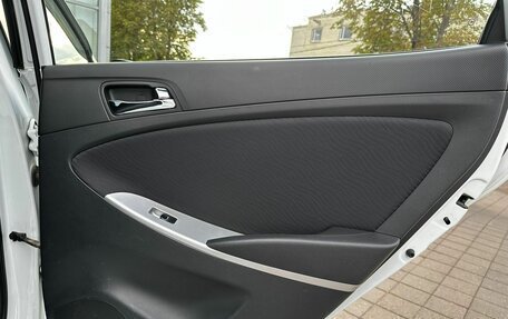 Hyundai Solaris II рестайлинг, 2013 год, 995 000 рублей, 24 фотография