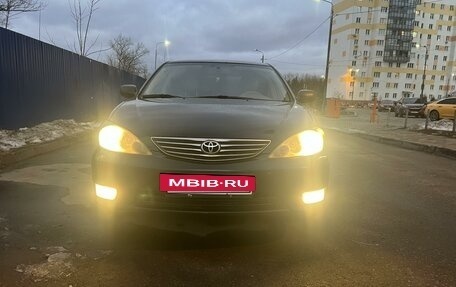 Toyota Camry V40, 2005 год, 870 000 рублей, 2 фотография