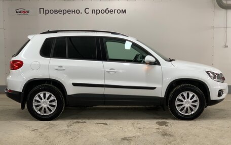 Volkswagen Tiguan I, 2015 год, 1 995 000 рублей, 3 фотография