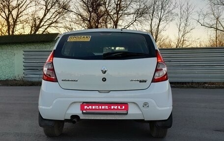 Renault Sandero II рестайлинг, 2013 год, 810 000 рублей, 9 фотография