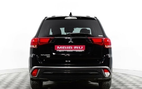 Mitsubishi Outlander III рестайлинг 3, 2021 год, 2 630 000 рублей, 6 фотография