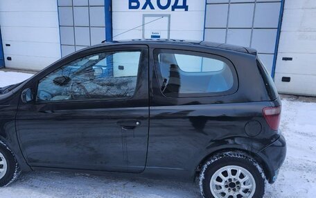 Toyota Yaris I рестайлинг, 2000 год, 250 000 рублей, 3 фотография