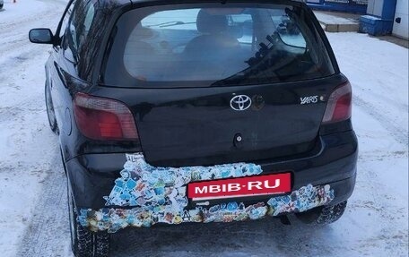 Toyota Yaris I рестайлинг, 2000 год, 250 000 рублей, 2 фотография