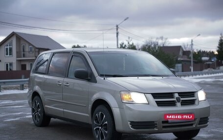 Dodge Caravan V, 2009 год, 960 000 рублей, 2 фотография