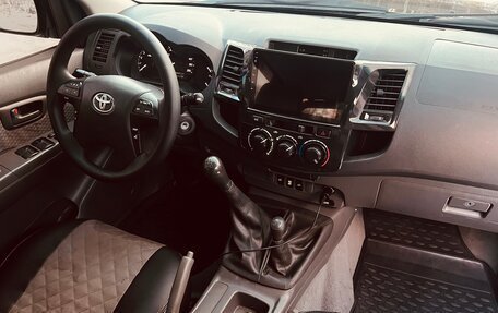 Toyota Hilux VII, 2013 год, 2 560 000 рублей, 14 фотография