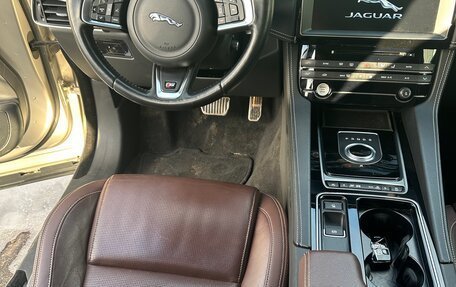 Jaguar F-Pace, 2016 год, 3 750 000 рублей, 16 фотография