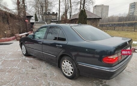 Mercedes-Benz E-Класс, 2000 год, 775 000 рублей, 3 фотография