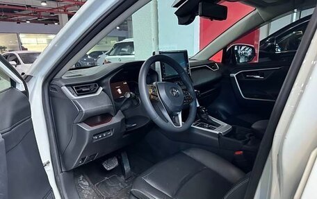 Toyota RAV4, 2021 год, 3 309 000 рублей, 9 фотография