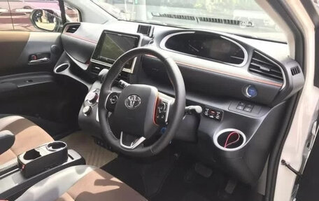 Toyota Sienta II, 2022 год, 1 250 001 рублей, 13 фотография