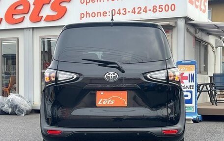 Toyota Sienta II, 2022 год, 1 490 000 рублей, 10 фотография