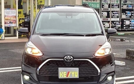 Toyota Sienta II, 2021 год, 1 580 000 рублей, 2 фотография