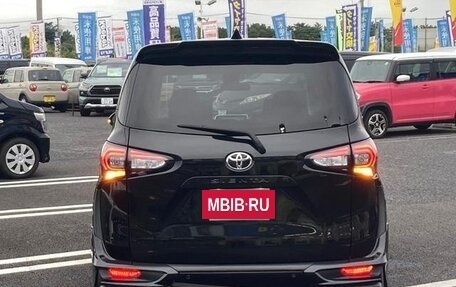 Toyota Sienta II, 2021 год, 1 580 000 рублей, 5 фотография