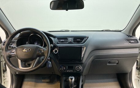 KIA Rio III рестайлинг, 2013 год, 890 000 рублей, 10 фотография