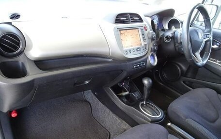 Honda Fit III, 2011 год, 765 000 рублей, 12 фотография