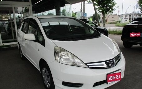 Honda Fit Shuttle I рестайлинг, 2014 год, 905 000 рублей, 1 фотография