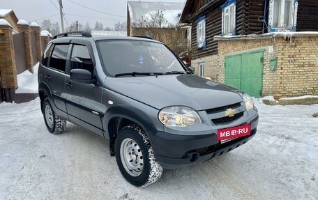 Chevrolet Niva I рестайлинг, 2015 год, 727 000 рублей, 3 фотография