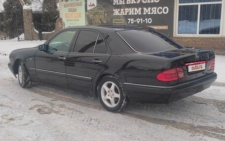 Mercedes-Benz E-Класс, 1996 год, 440 000 рублей, 2 фотография