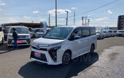 Toyota Voxy, 2022 год, 2 200 000 рублей, 1 фотография