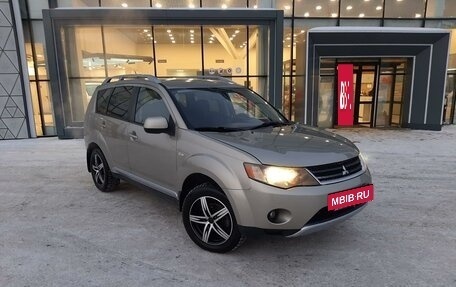 Mitsubishi Outlander III рестайлинг 3, 2007 год, 1 200 000 рублей, 3 фотография