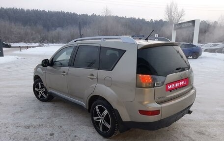 Mitsubishi Outlander III рестайлинг 3, 2007 год, 1 200 000 рублей, 7 фотография