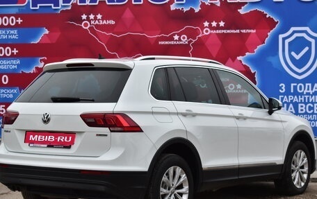 Volkswagen Tiguan II, 2018 год, 2 630 000 рублей, 3 фотография