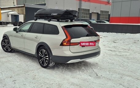 Volvo V90 Cross Country I рестайлинг, 2021 год, 6 000 000 рублей, 8 фотография