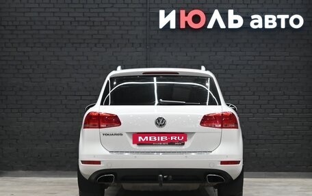 Volkswagen Touareg III, 2012 год, 2 400 000 рублей, 4 фотография